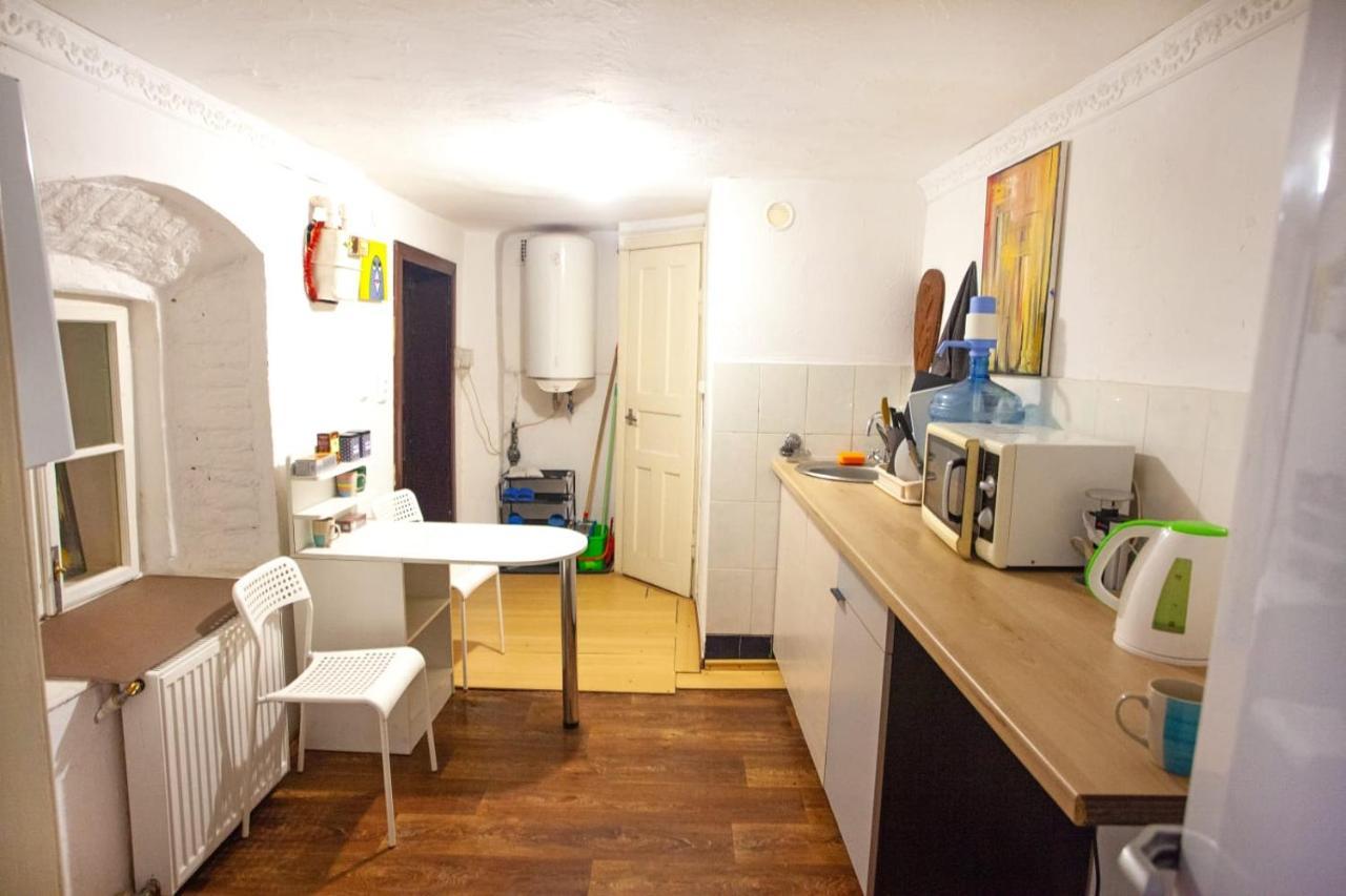 Artrooms -Round Windows Rynok Sq Λβιβ Εξωτερικό φωτογραφία