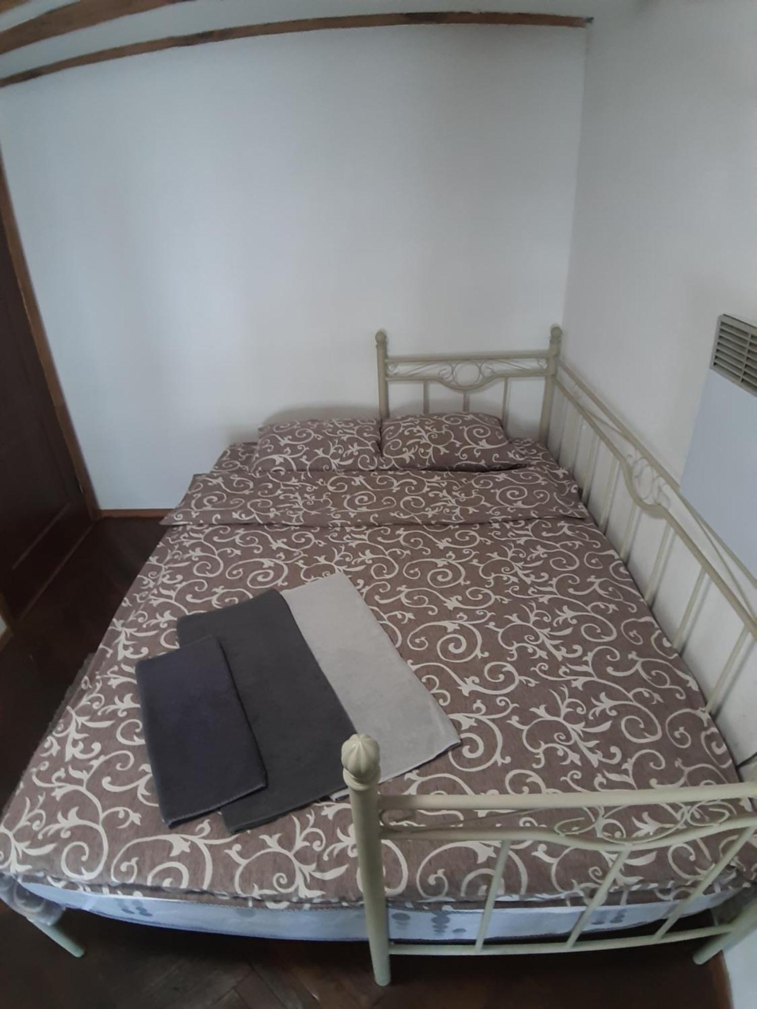 Artrooms -Round Windows Rynok Sq Λβιβ Εξωτερικό φωτογραφία